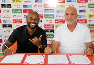 Alanyaspor, Vagner Love ın sözleşmesini 2 yıl daha uzattı